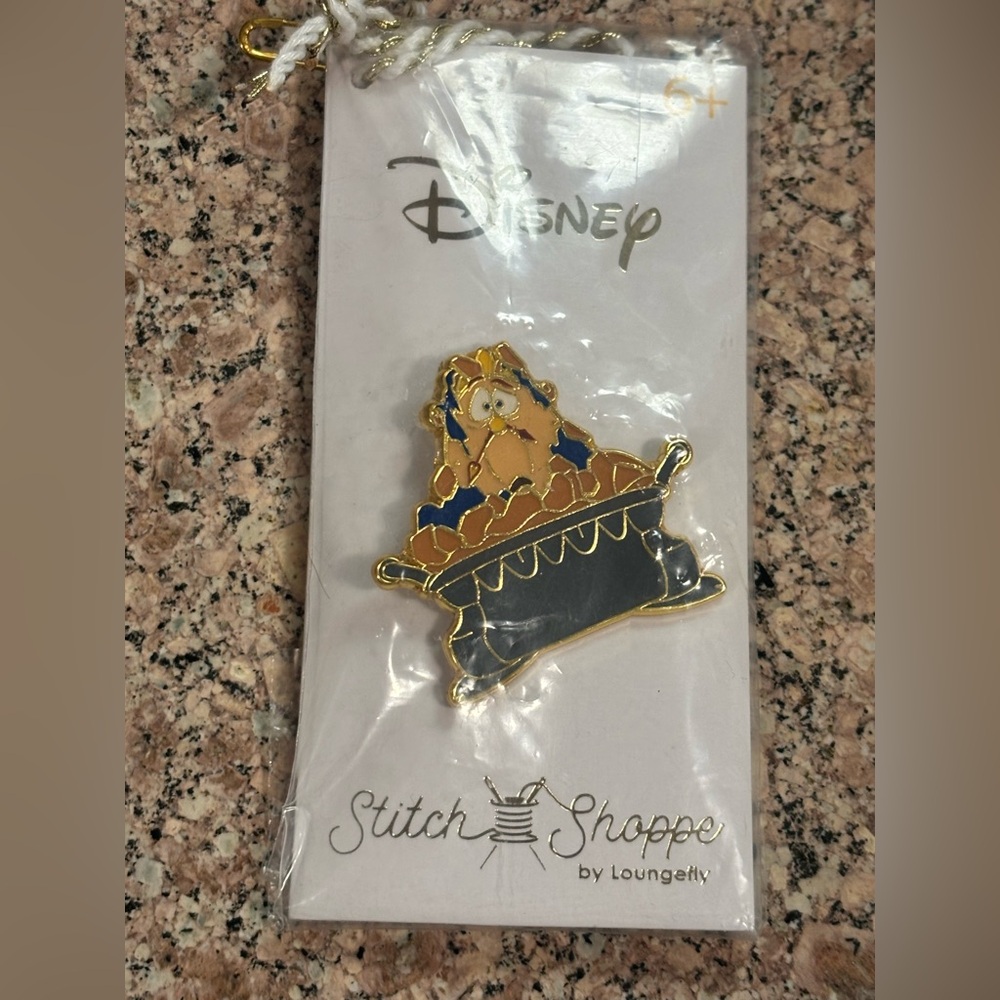 Disney Loungefly Stitch Shoppe Pin -Cogsworth from Beauty and The Beast NEW